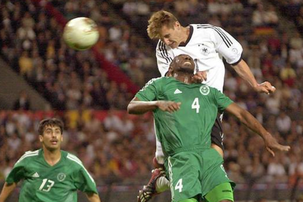 足壇頭球能力最強的是誰？